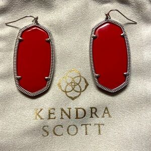 Kendra Scott drop earrings